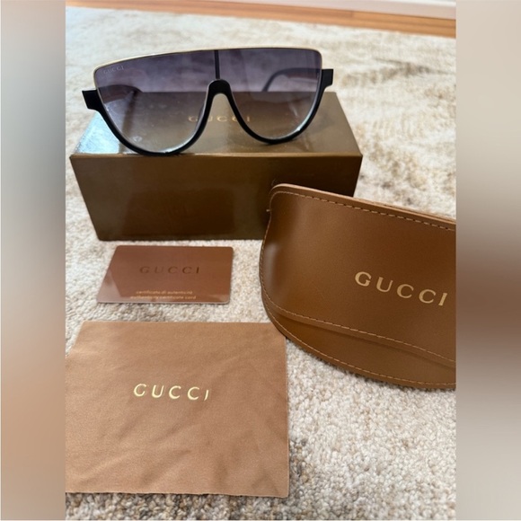 Gucci Black Oversized Sunglasses AUTHENTIC RETRO - Picture 7 of 7